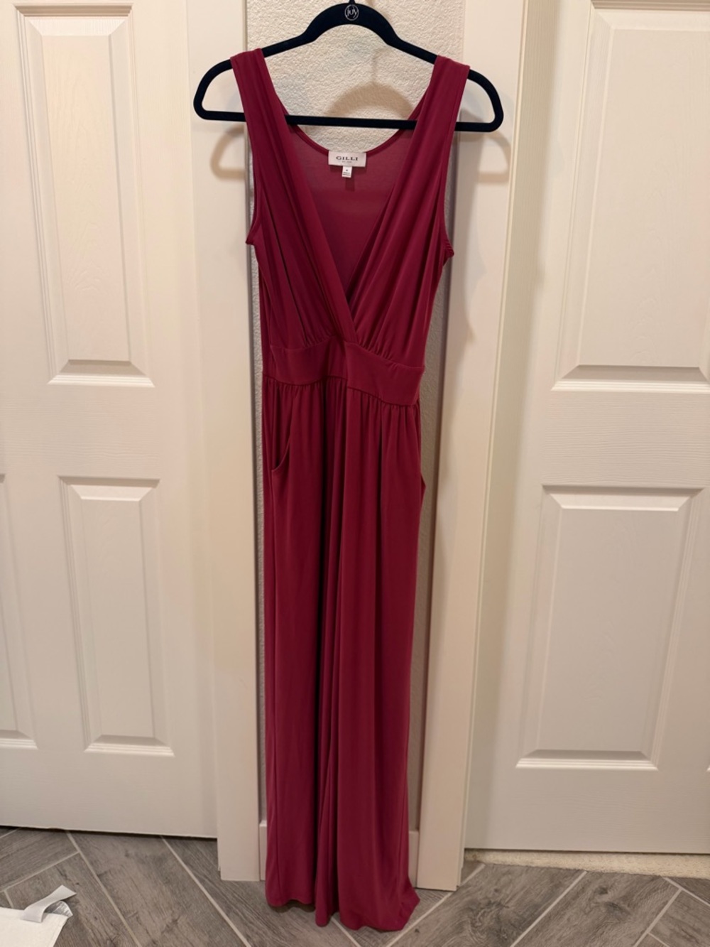 Gilli Sleeveless Berry V-Neck Wide Leg Jumpsuit